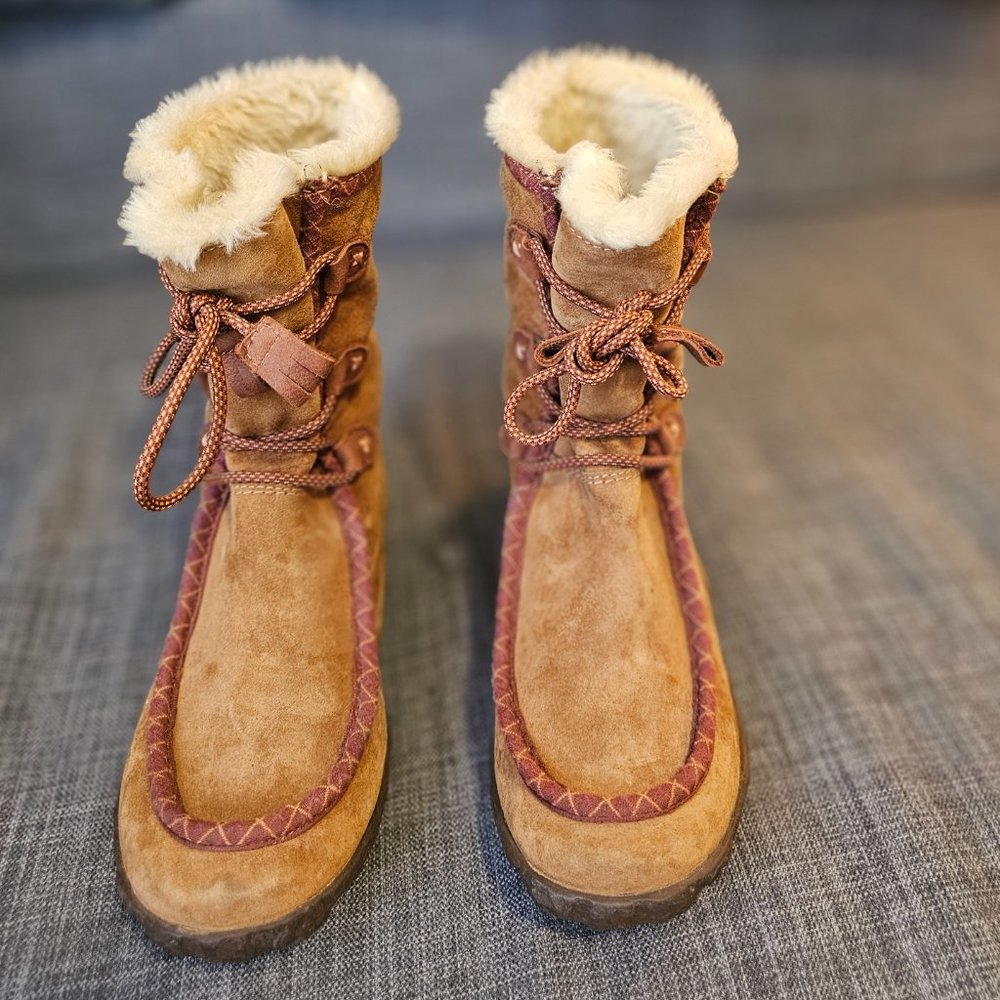 Cushe Clare Waterproof Boot | Women's Size 8 | Tan Suede